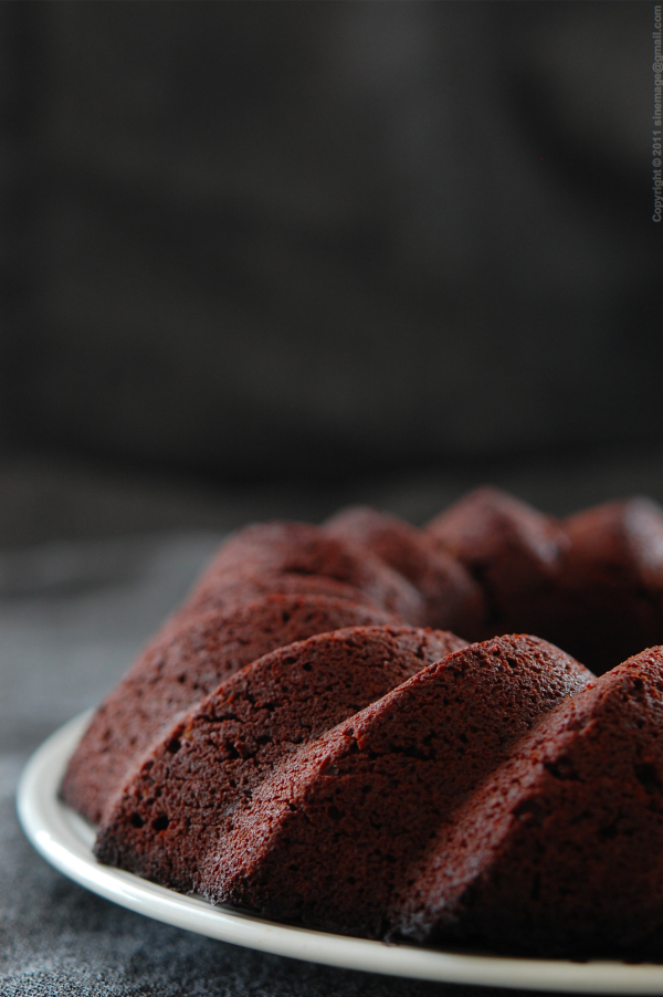 Sinemage chocolate cake closeup 