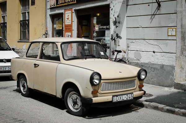 © 2012 Viviane Perenyi - Trabant