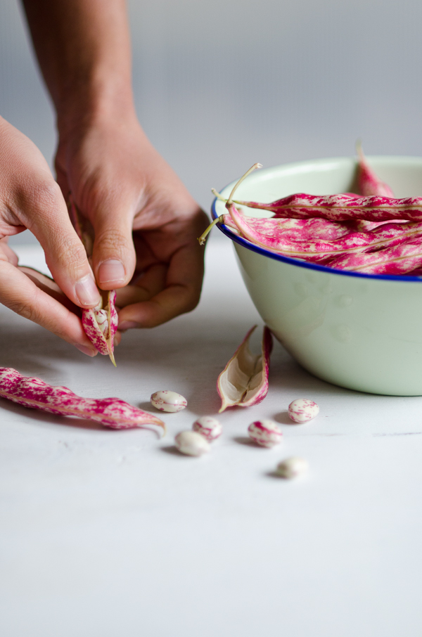 Shelling Beans | At Down Under | Viviane Perenyi 