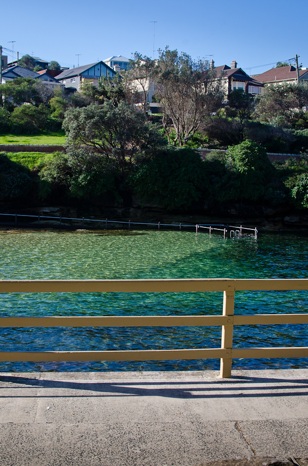 Clovelly Bay | At Down Under | Viviane Perenyi 