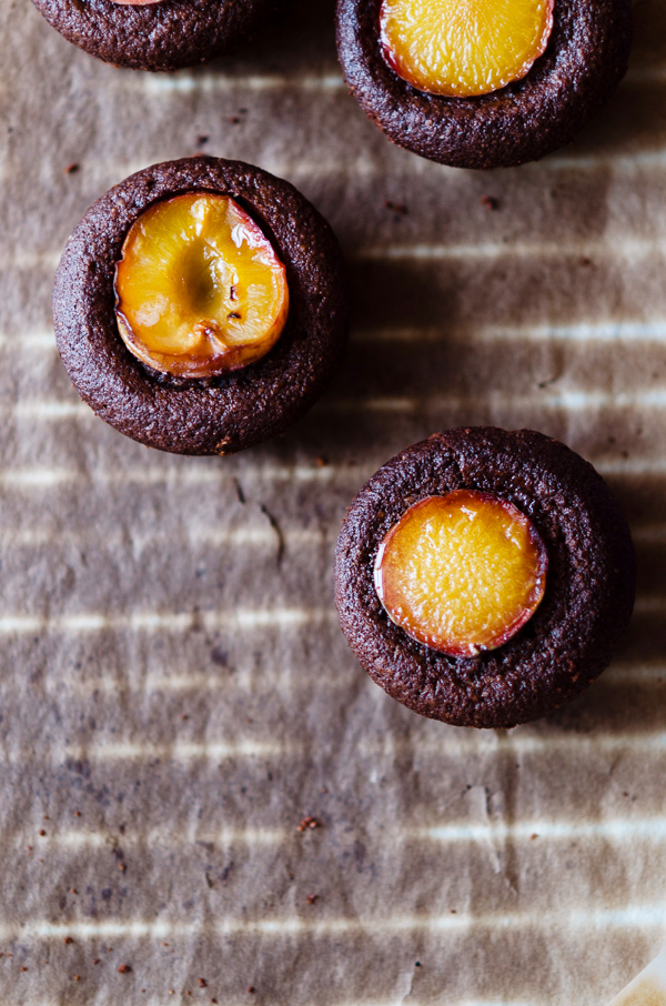 Plum and Chocolate Cakes | At Down Under | Viviane Perenyi